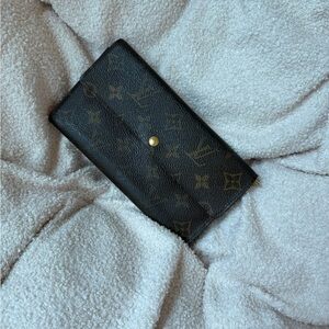Louis Vuitton Luxury Black and Gold Designer long Wallet